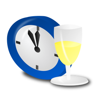 clock-champagne-glass